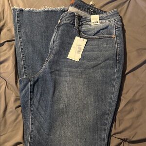 Judy Blue Dark Blue Flare Leg Jeans with Frayed Bottom